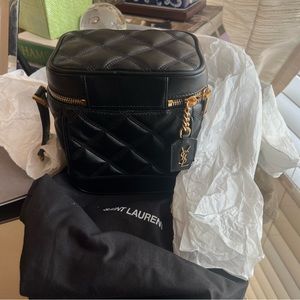 New Saint Laurent black leather 80s Vanity Shoulder Bag OS $1690